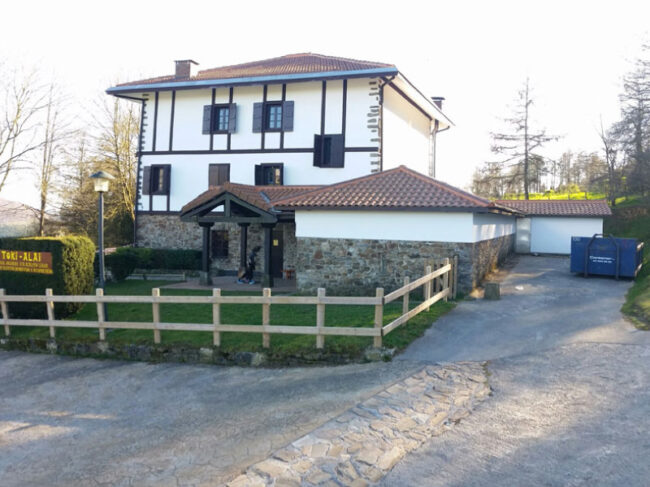 Fachada Toki Alai