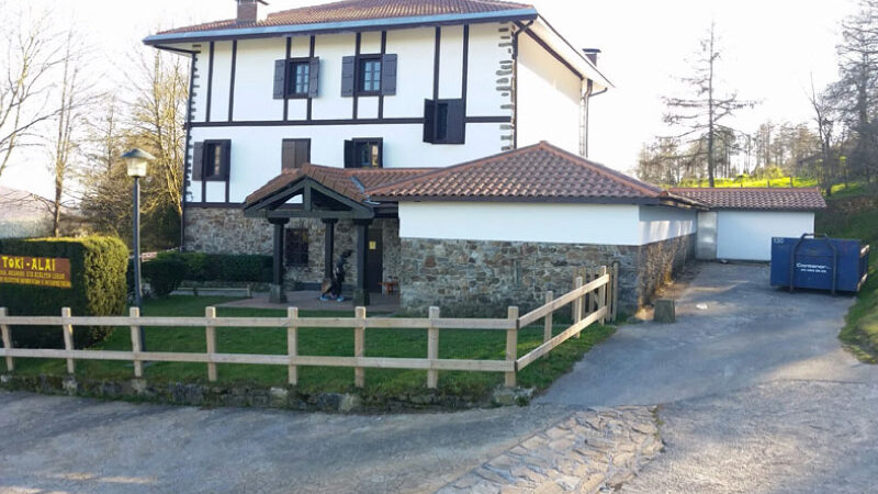 Fachada Toki Alai